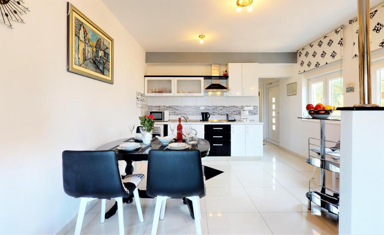 Apartments Silva Слатине Экстерьер фото