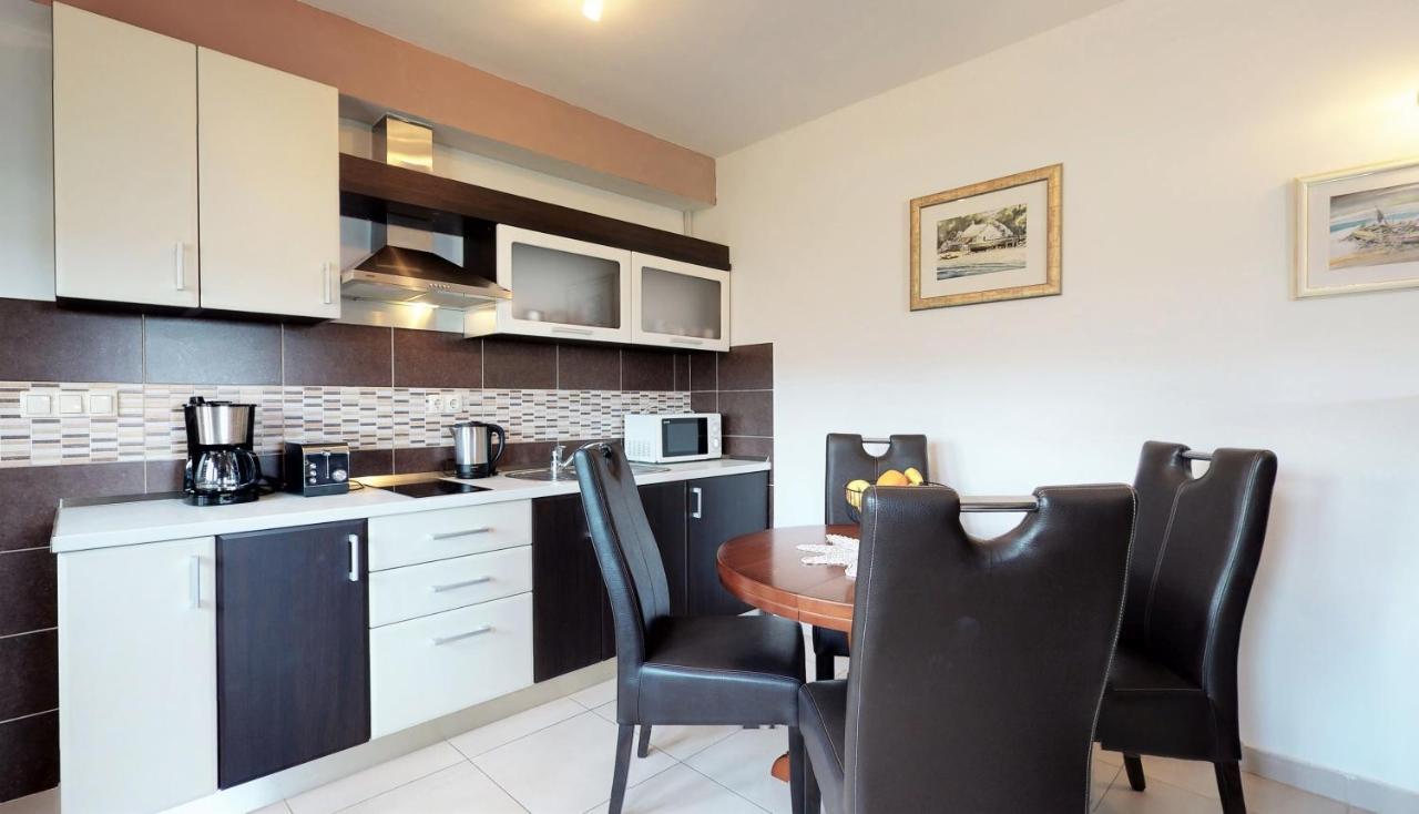 Apartments Silva Слатине Экстерьер фото