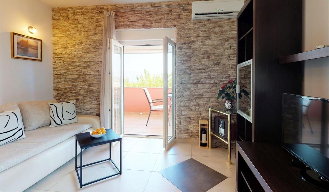 Apartments Silva Слатине Экстерьер фото