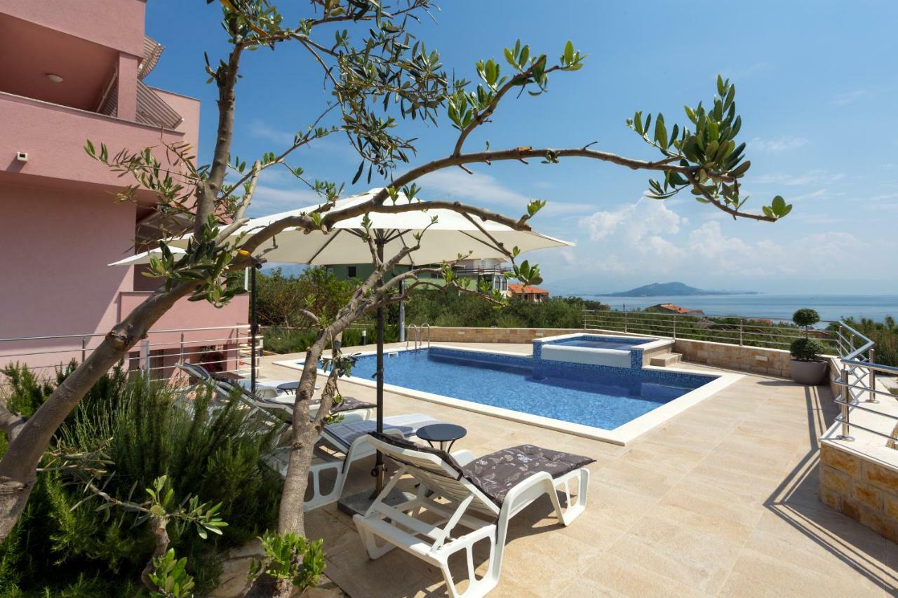Apartments Silva Слатине Экстерьер фото