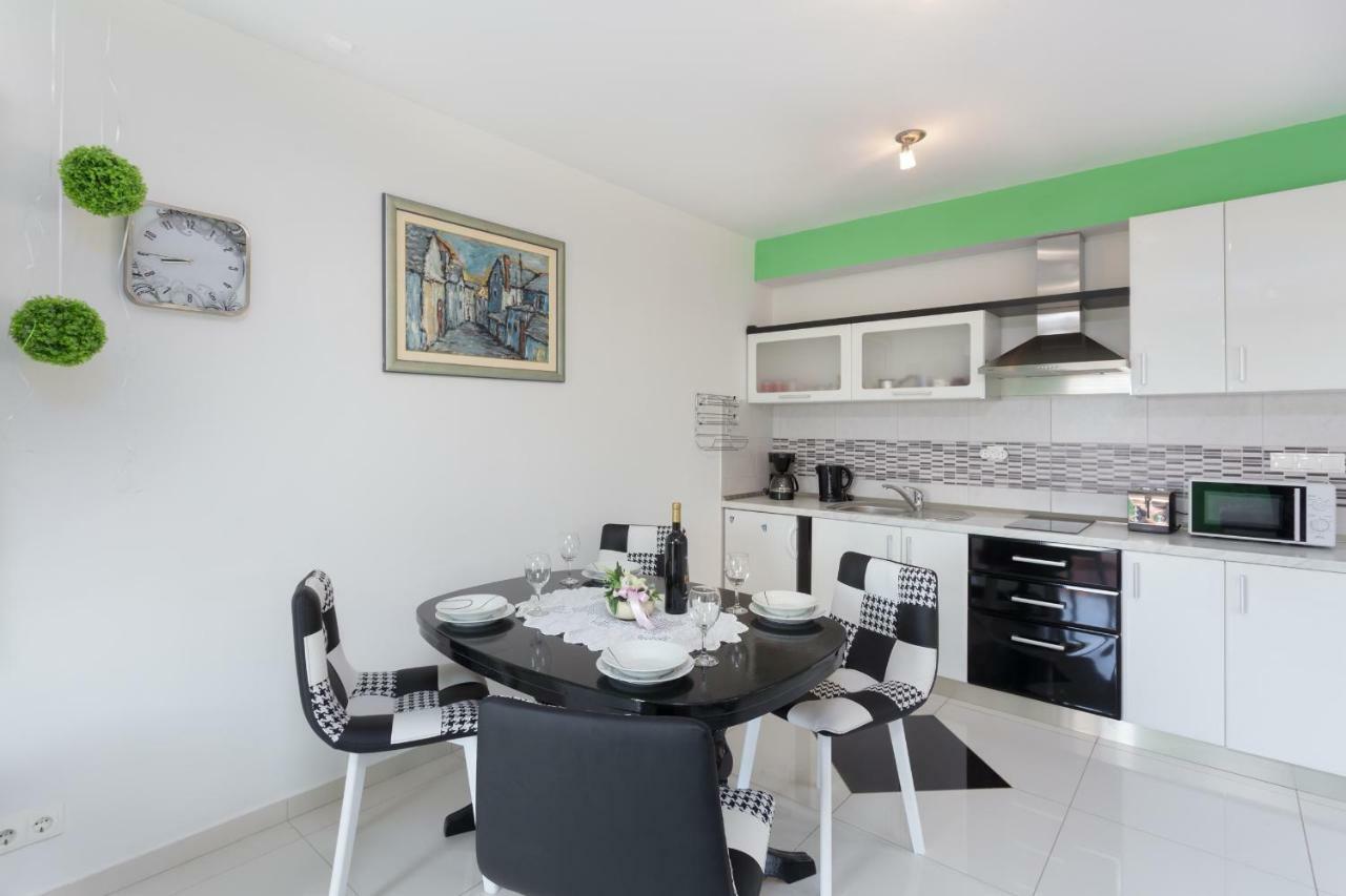 Apartments Silva Слатине Экстерьер фото