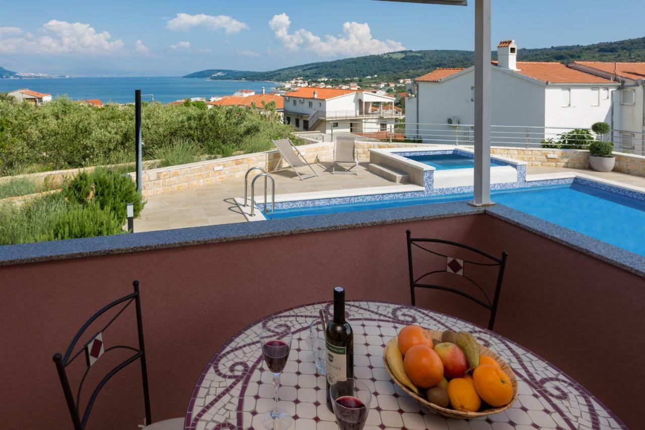 Apartments Silva Слатине Экстерьер фото