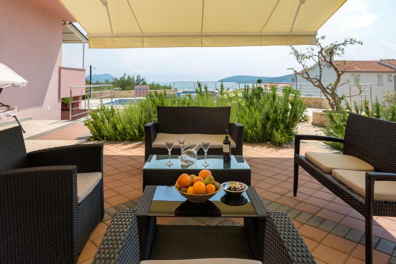 Apartments Silva Слатине Экстерьер фото