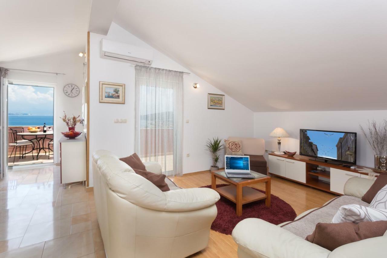Apartments Silva Слатине Экстерьер фото